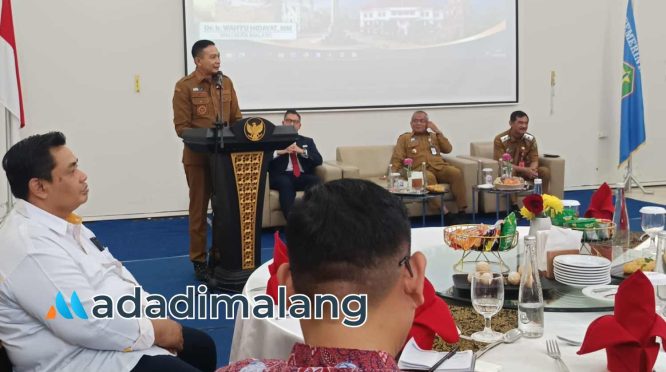 Wali Kota Malang, Dr. Ir. Wahyu Hidayat, MM., saat menjadi Keynote Speaker Dalam Temu Mitra Pariwisata Kota Malang di Kantor KNPI kota Malang pagi tadi (Foto : Fatma AdaDiMalang)