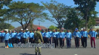 Mahasiswa Baru Politeknik Negeri Malang (POLINEMAL angkatan 2026 saat mengikuti kegiatan LDK di Dodikjur Rindam V Brawijaya (Foto : Ist)