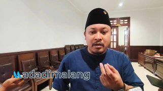 Wakil Ketua Komisi C DPRD Kota Malang, Dito Arief Nurakhmadi, S.AP., M.AP., memberikan keterangan usai audiensi dengan warga terkait PSU (Foto : Agus Yuwono)