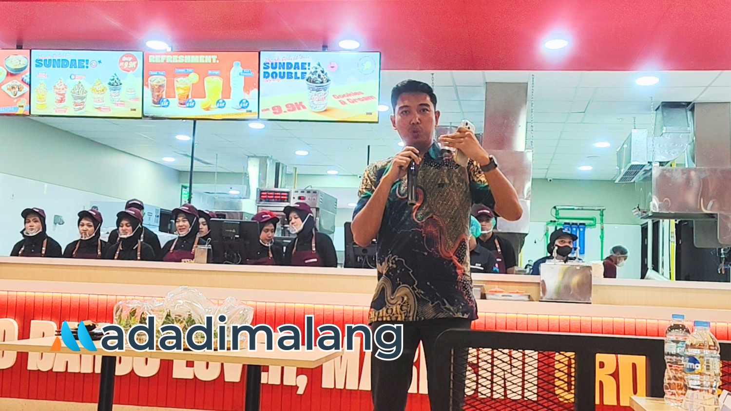 Head of Business Development & Operation Bakso Gacoan, Brian Hutama saat menyampaikan sambutan sebelum peresmian gerai Bakso Gacoan hari Selasa Sore kemarin (Foto : Agus Yuwono)