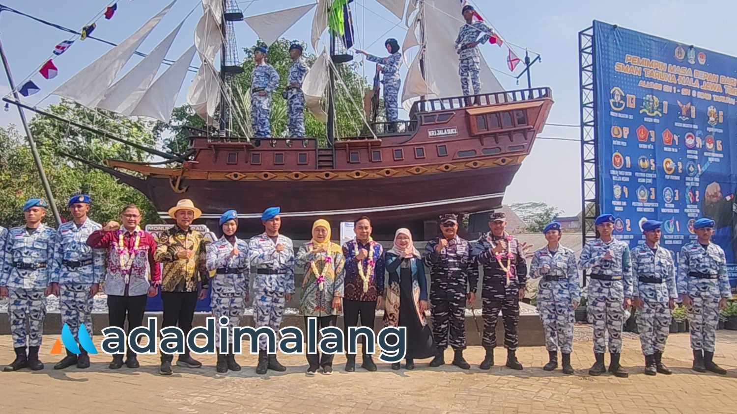 Monumen kapal menjadi salahsatu yang turut diresmikan oleh Gubernu Khofifah Indar Parawansa siang hari tadi (Foto : Agus Yuwono)