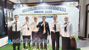 Direktur Sekolah PascaSarjana UB bersama beberapa pejabat yang menjadi mahasiswa baru Sekolah PascaSarjana UB (Foto : Agus Yuwono)