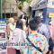 Para pengunjung Car Free Day (CFD) di kota Malang tertarik mengetahui produk lilin aroma terapi buatan ACA Theraphys mahasiswa