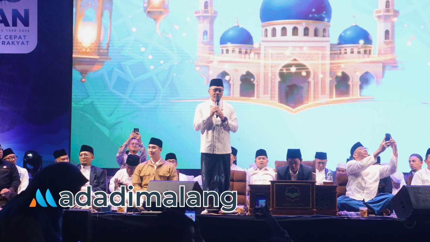 Ketua Umum Partai Amanat nasional (PAN), Zulkifli Hasan saat memberikan sambutan sebelum pelaksaan PANggung Religi bersama Gus Idham (Foto : ist)