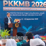 Rektor UWG Malang, Dr. Anwar, SH., M.Hum., saat memberikan arahan kepada maba (Foto : Fatma AdaDiMalang)