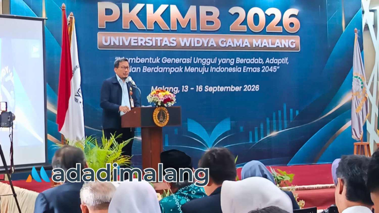 Rektor UWG Malang, Dr. Anwar, SH., M.Hum., saat memberikan arahan kepada maba (Foto : Fatma AdaDiMalang)