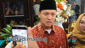 Anggota DPR RI serta Ketua DPC Partai Gerindra Kota Malang, Moreno Soeprapto saat memberikan keterangan kepada wartawan (Foto : Fatma AdaDiMalang).
