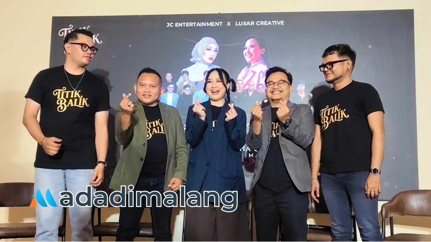 Penyanyi Astrid bersama JC Entertainment dan Luxor Creative di sesi Press Conference Konser 'Titik Balik' sore hari tadi (Foto : Agus Yuwono)