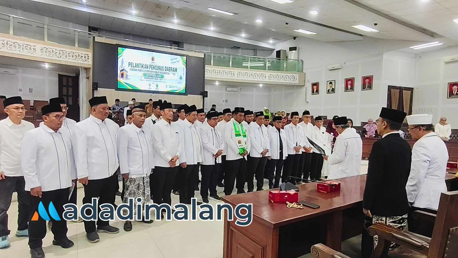 Prosesi pelantikan Pengurus Baru Ikatan Persaudaraan Haji Indonesia (IPHI) Kota malang periode 2026-2031 di Gedung DPRD Kota Malang pagi tadi (Foto : Agus Yuwono)