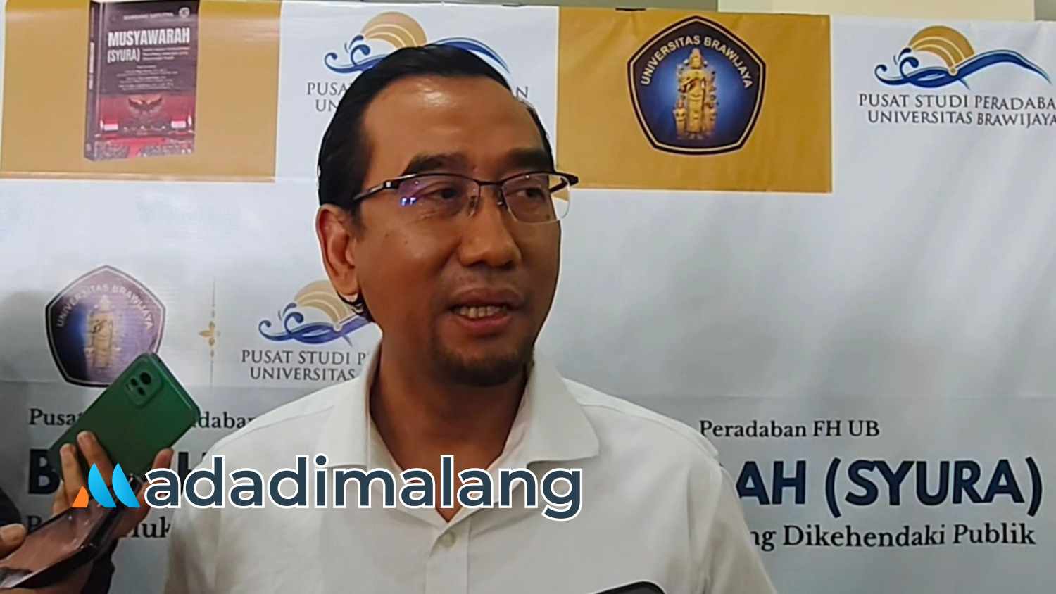 Rektor Universitas Brawijaya Prof. Widodo, S.Si., M.Si., Ph.D., Med.Sc. saat memberikan keterangan kepada wartawan (Foto : Agus Yuwono)