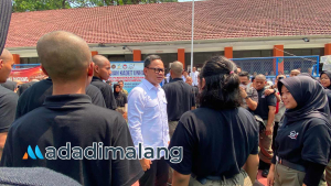 Wamendagri RI, Arya Bima saat berada di SRMA 22 kota Malang bersama Wali Kota Malang Wahyu Hidayat (Foto : Fitri AdaDiMalang)