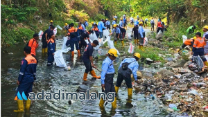 DLH Kota Malang Gelar Aksi Bersih Sungai dan Tanam Pohon Peringati World Clean Up Day 2026