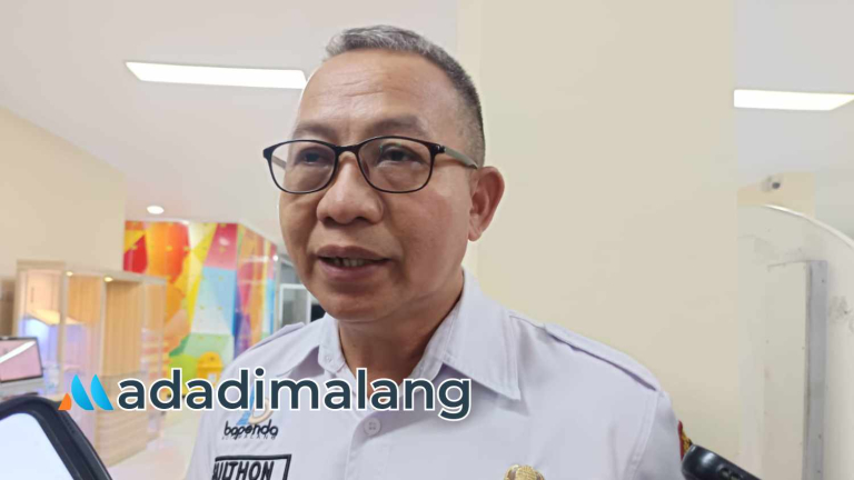 Plt Kepala Bapenda Kota Malang, Moh. Sulthon saat memberikan keterangan kepada awak media (Foto : Fatma AdaDiMalang)