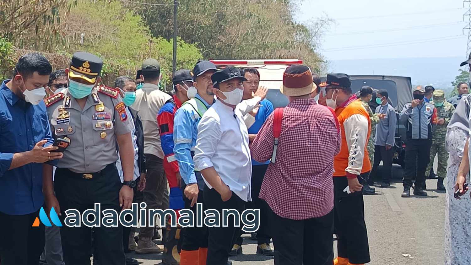 WakilWali Kota Malang, Ali Muthohirin saat berada di lokasi kebakaran di TPA Supit Urang (Foto : Fitri AdaDiMalang)