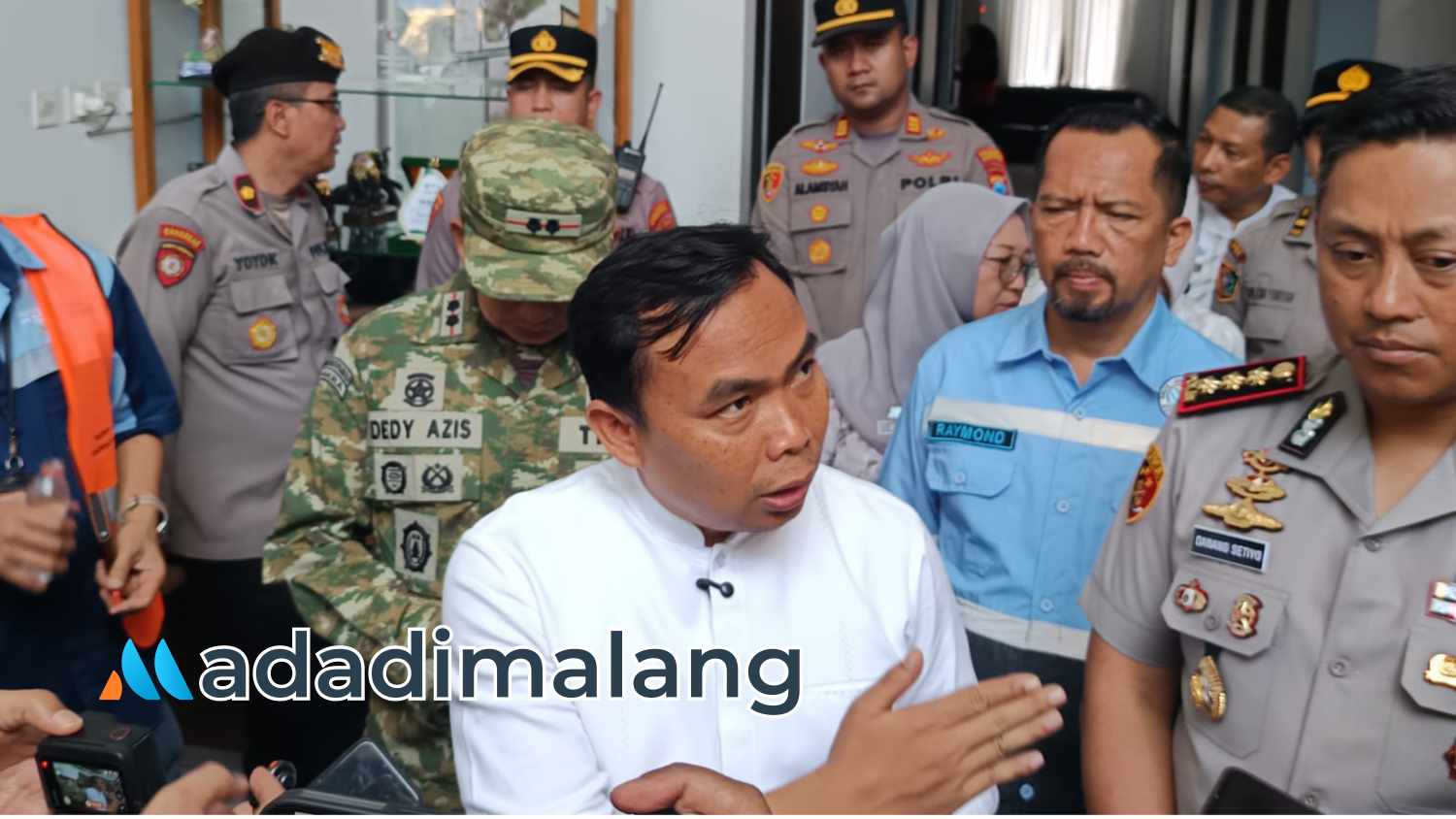 Wakil Wali Kota Malang, Ali Muthohirin saat memberikan keterangan terkait kebakaran di TPA Supit Urang (Foto : Fitri AdaDiMalang)