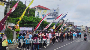 1.500 peserta meramaikan giat Fun Walk UWG 2026 yang menempuh rute sejauh 3 kilometer pagi hari tadi (Foto : Agus Yuwono)