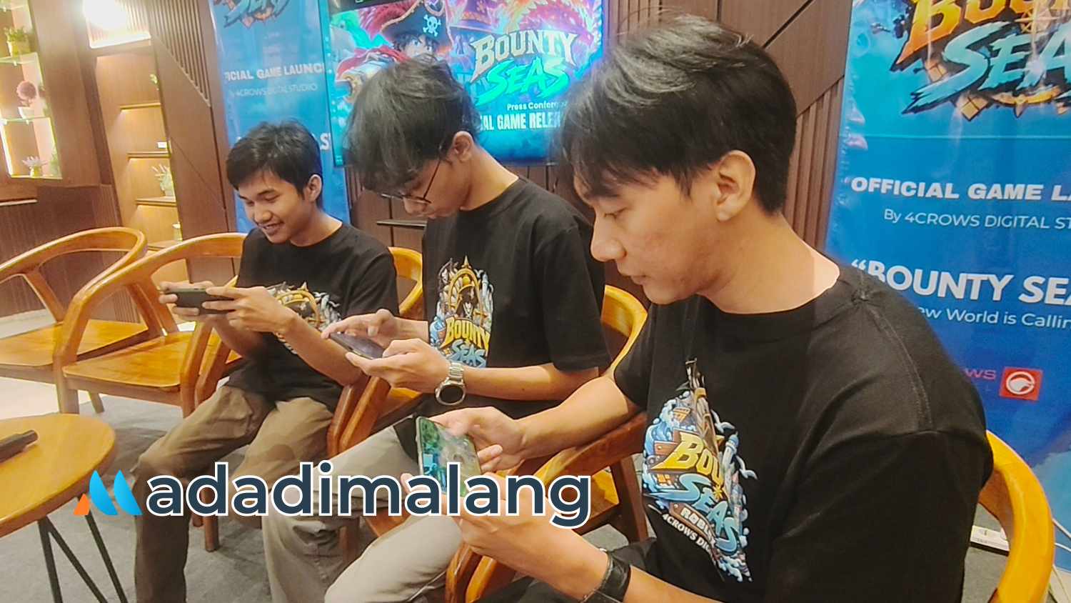 Demonstrasi permainan Bounty Seas usai peluncuran secara resminyamalam tadi (Foto : Agus Yuwono) 