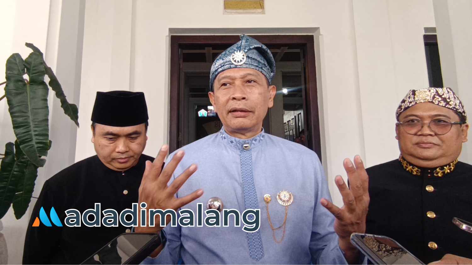 Wali Kota Malang, Dr. Ir. Wahyu Hidayat, M.M., saat menyampaikan keterangan kepada wartawan (Foto : Fitri AdaDiMalang)